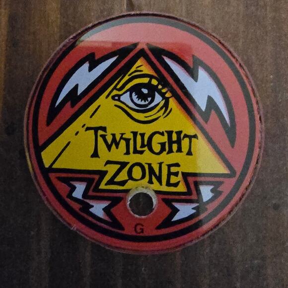 Twilight Zone Ky Fob Promo Bally Pinball Machine‎ made of Plastic - Picture 1 of 4